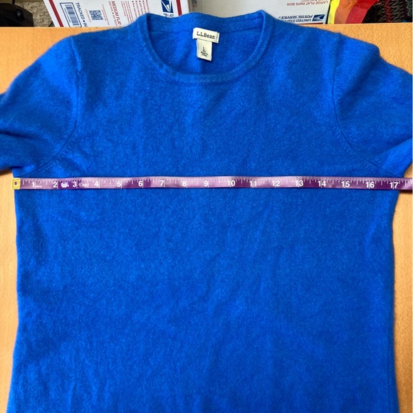 LL Bean Women’s Classic Cashmere Crewneck Sweater, Sz. L regular, Blue - Picture 2 of 6